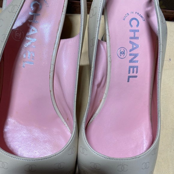 Chanel shoes with small heel - Picture 16 of 16